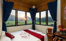 Hang Mua Central Homestay